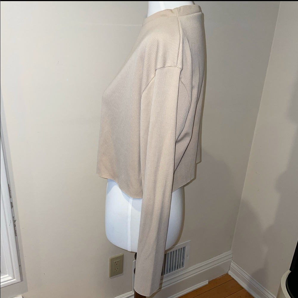 Ribbed Long Sleeve Crop Top - Picture 5 of 9